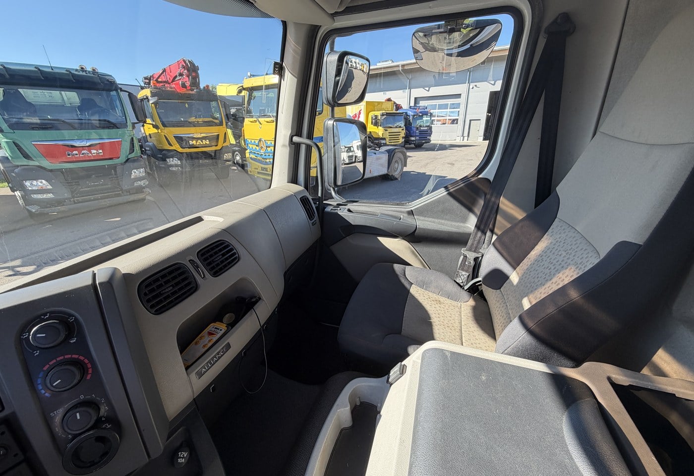 MOTO6625_2966315 vehicle image