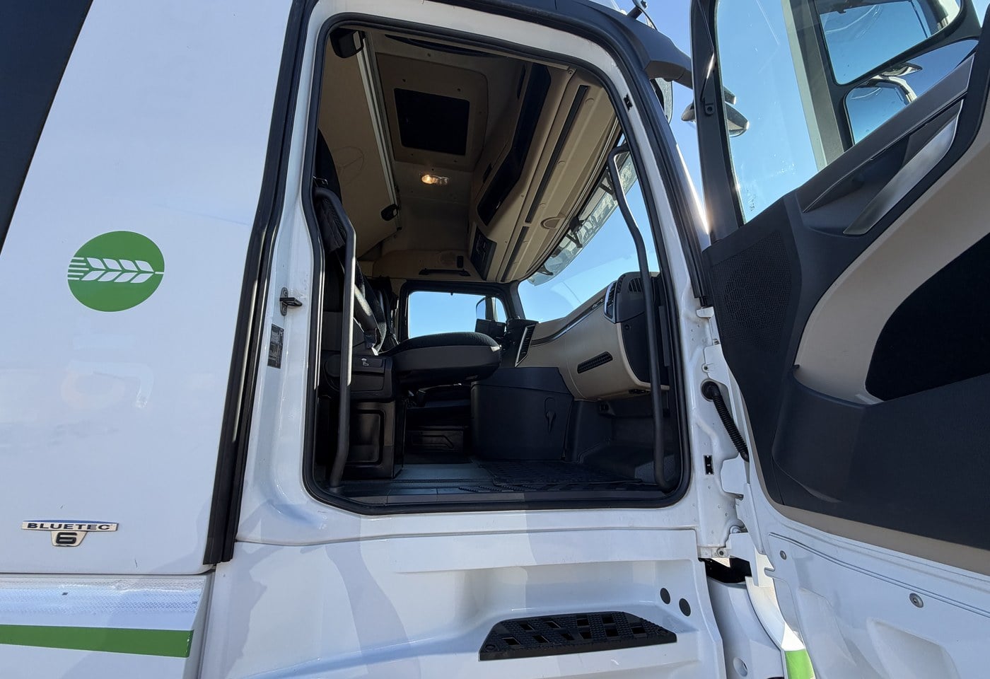 MOTO6625_2966314 vehicle image