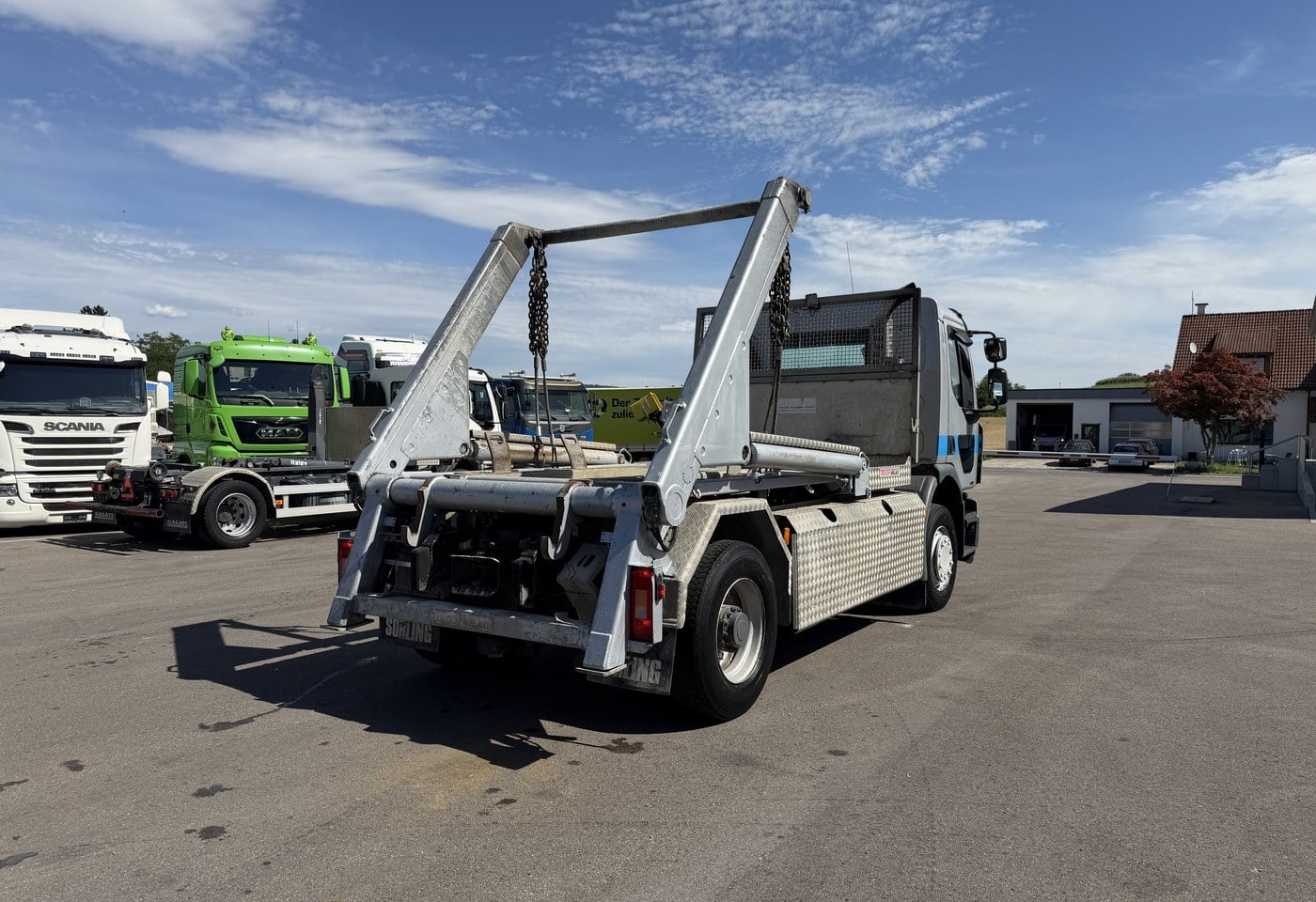 MOTO6625_2962985 vehicle image