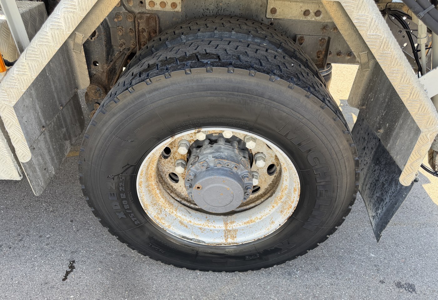 MOTO6625_2962985 vehicle image