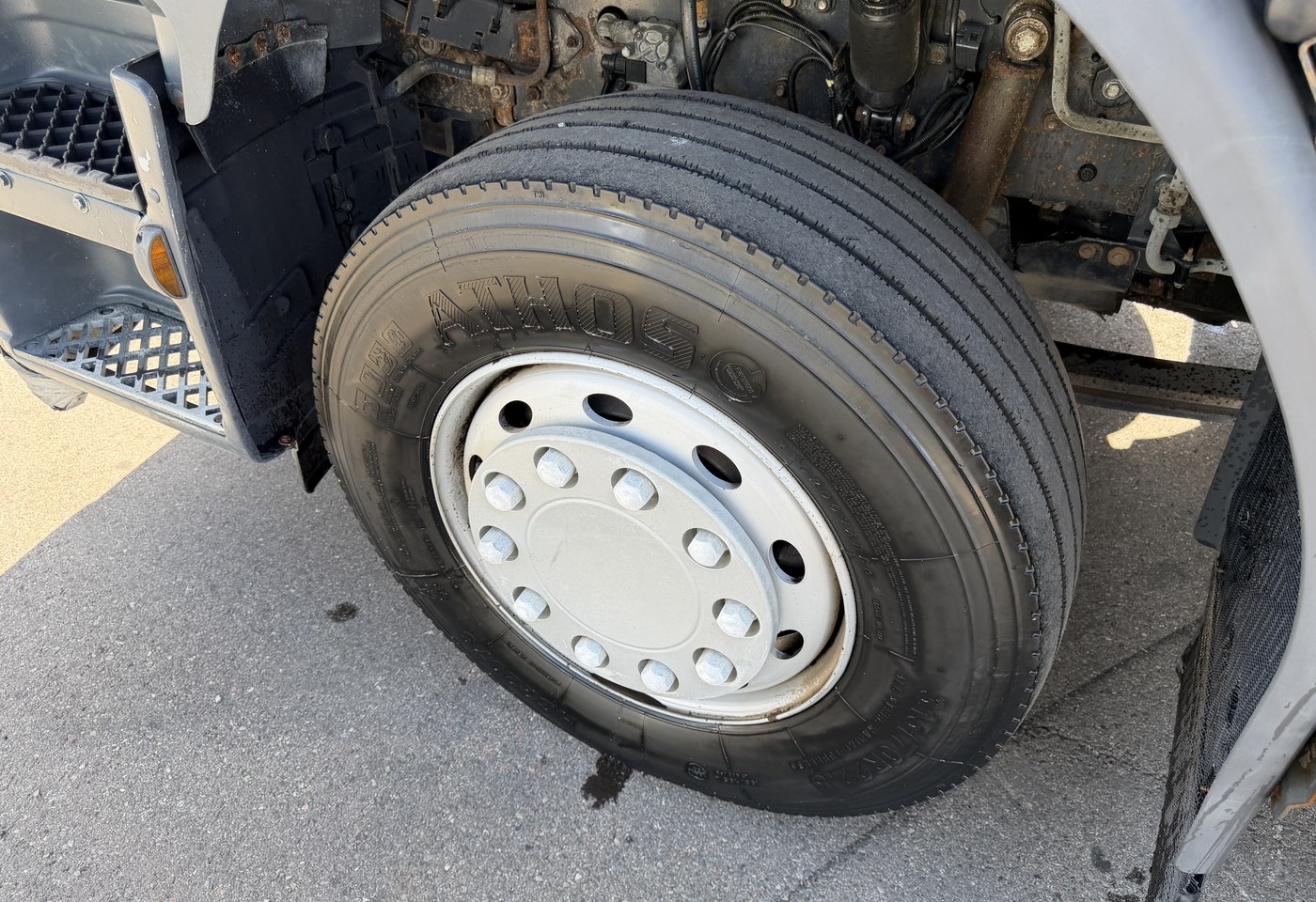 MOTO6625_2962985 vehicle image