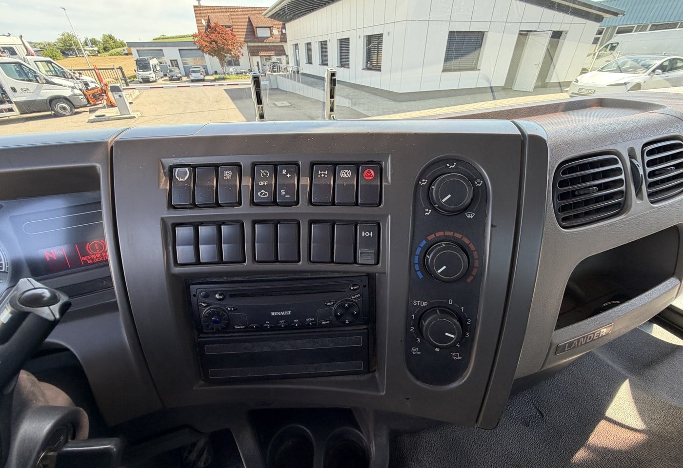 MOTO6625_2965097 vehicle image