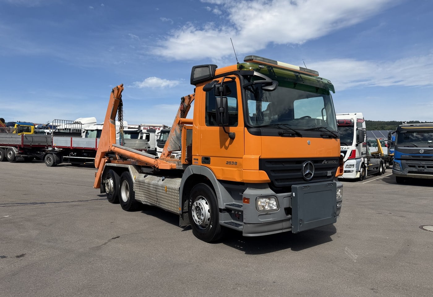 MOTO6625_2963953 vehicle image