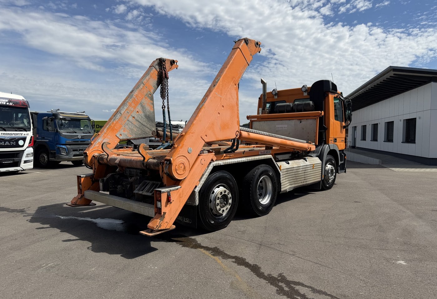 MOTO6625_2963953 vehicle image