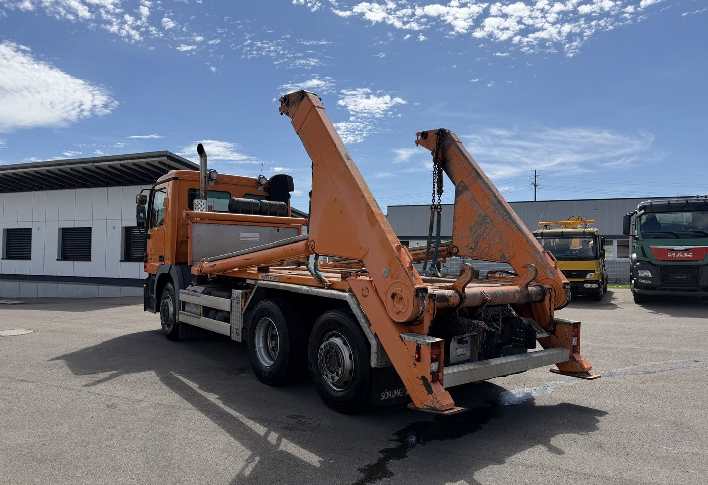 MOTO6625_2963953 vehicle image