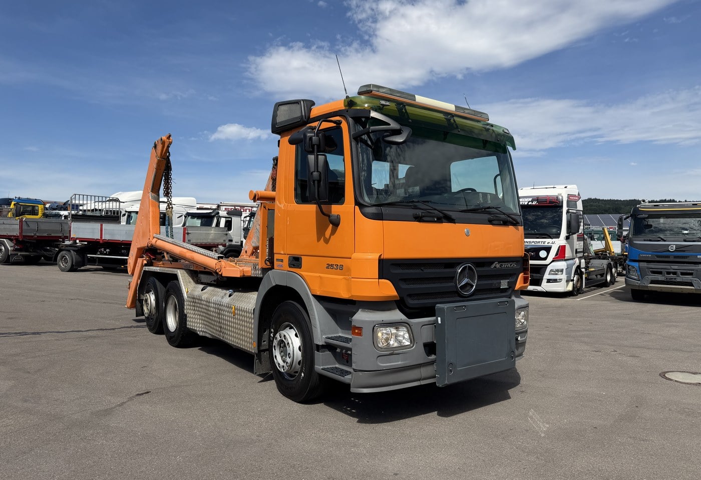 MOTO6625_2963953 vehicle image