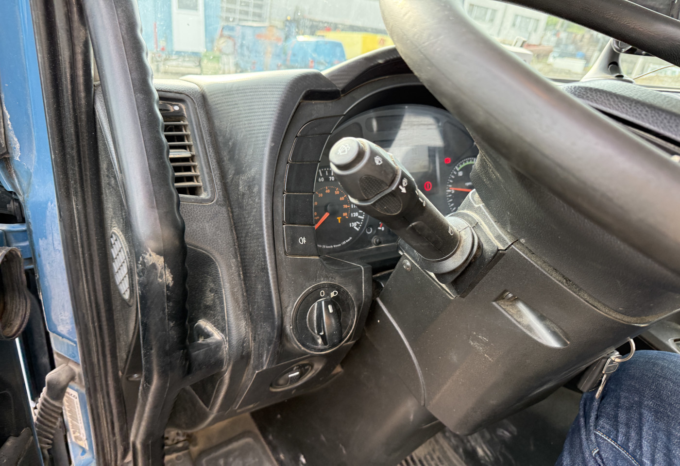 MOTO6625_2975606 vehicle image