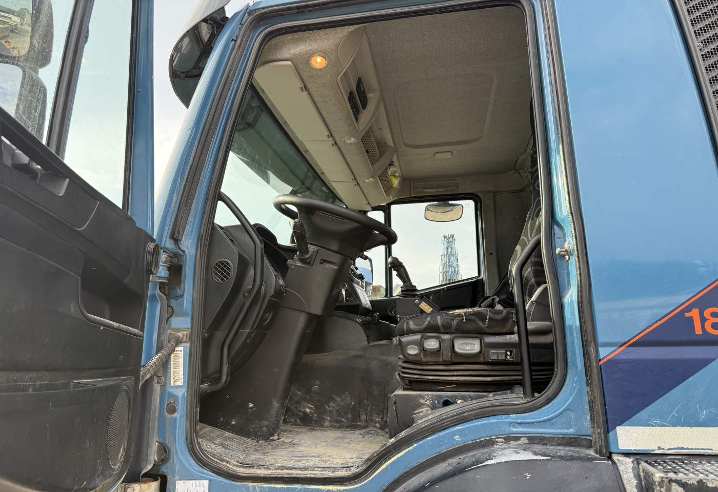 MOTO6625_2975606 vehicle image
