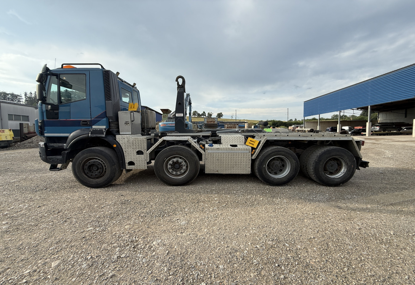MOTO6625_2975606 vehicle image