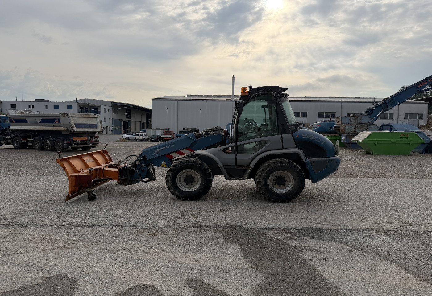 MOTO6625_2975377 vehicle image