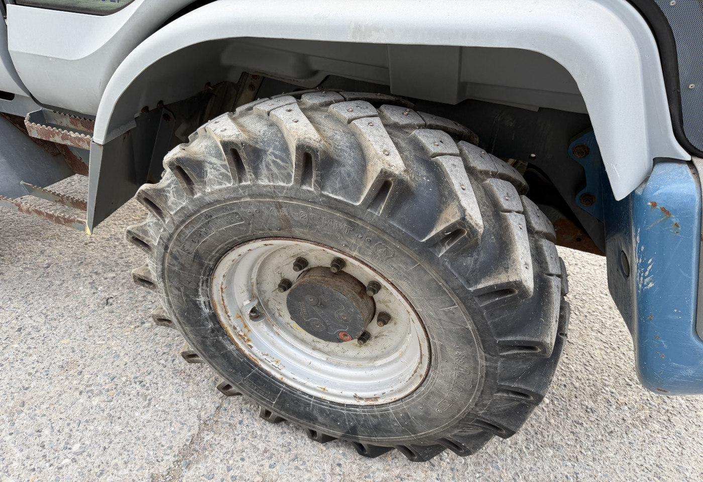 MOTO6625_2975377 vehicle image