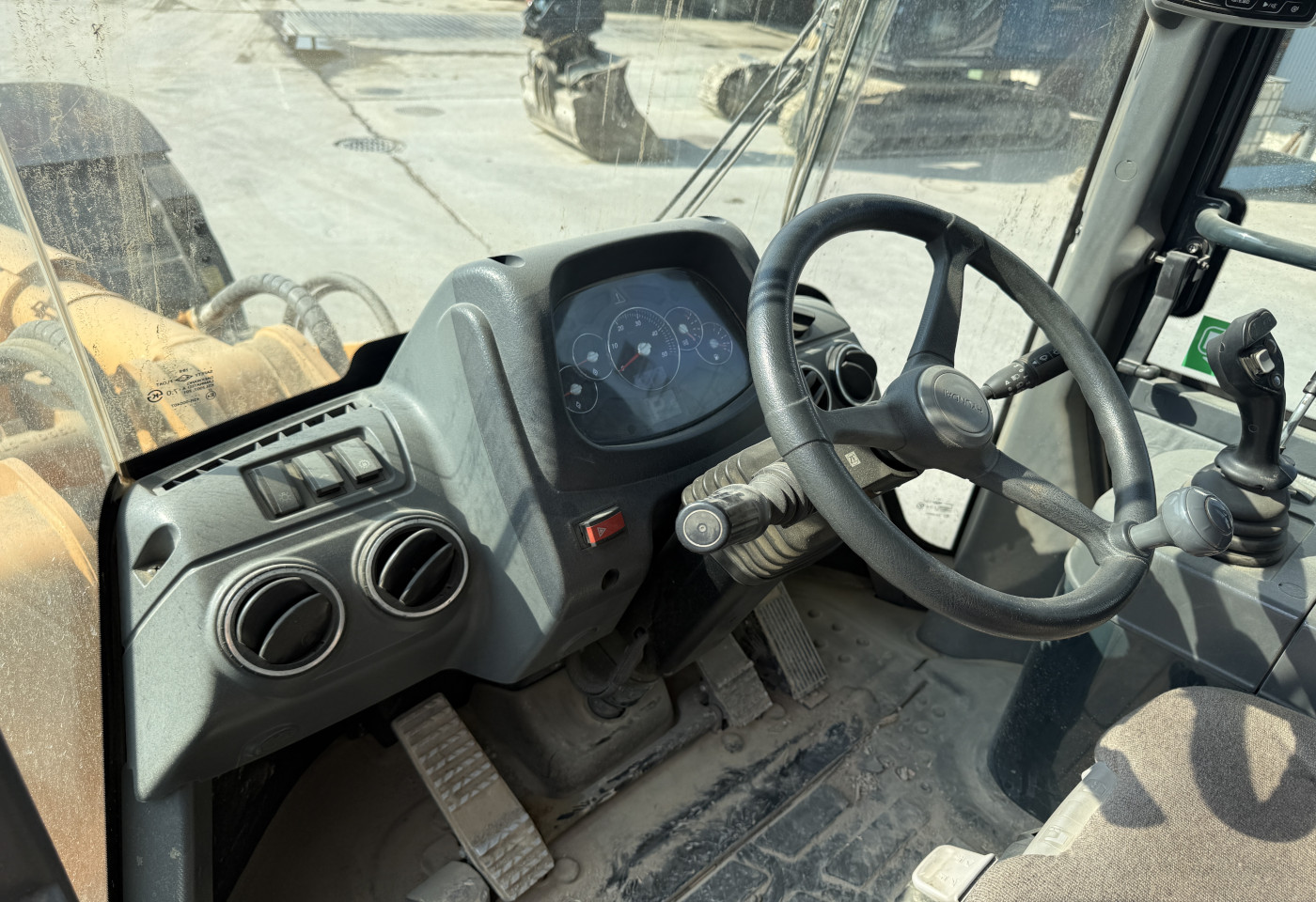 MOTO6625_2975376 vehicle image