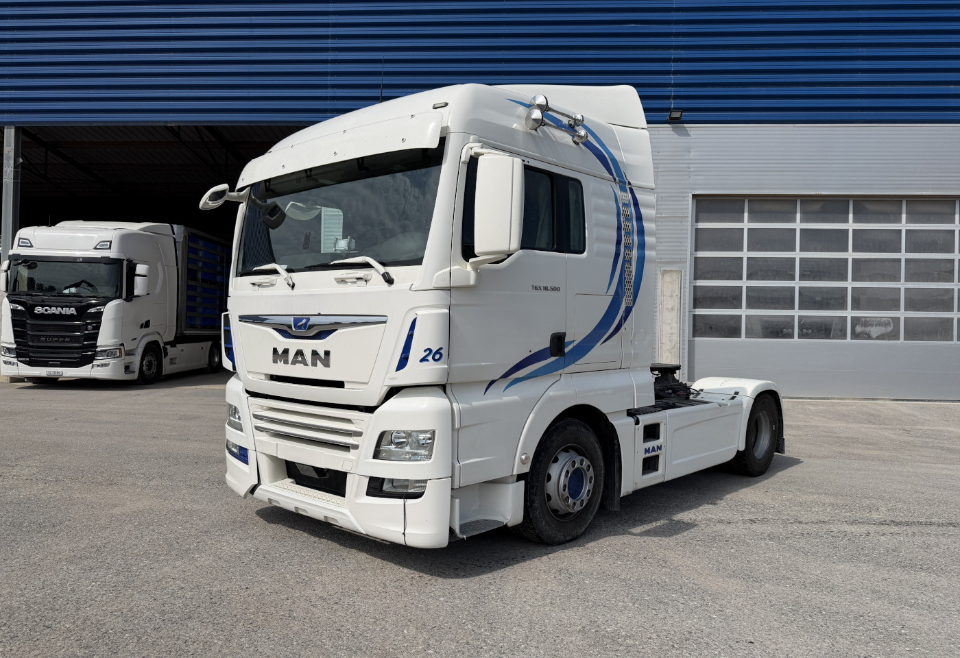 MOTO6625_2975825 vehicle image