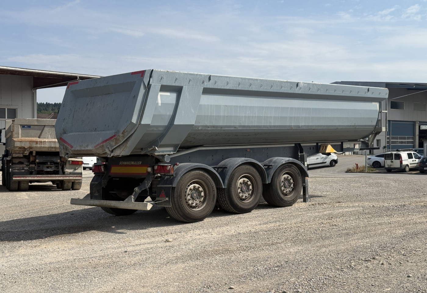 MOTO6625_2975607 vehicle image