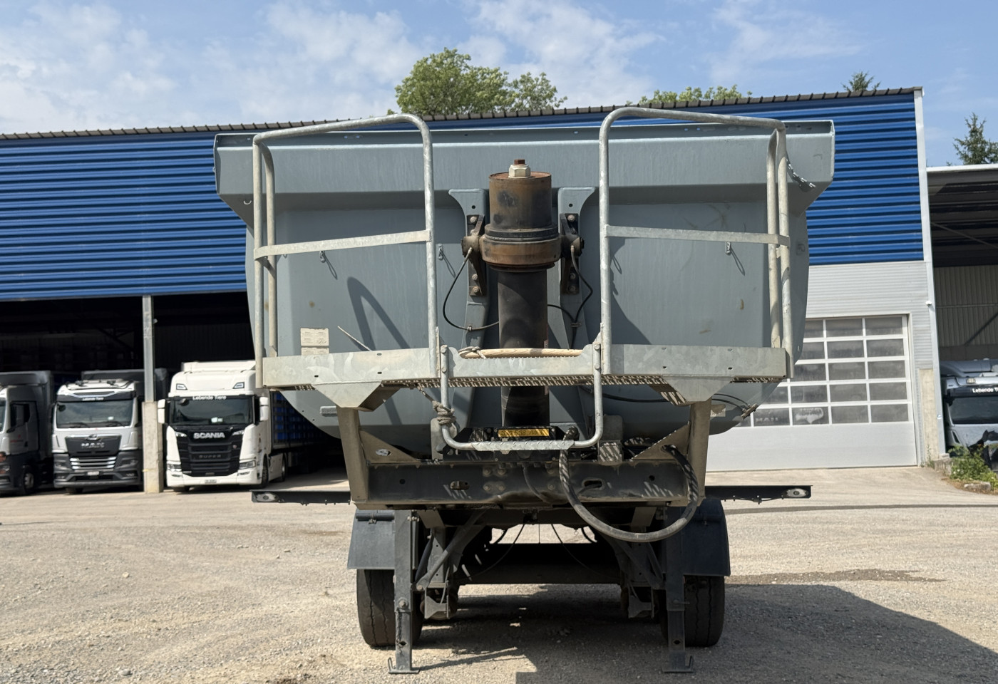 MOTO6625_2975607 vehicle image