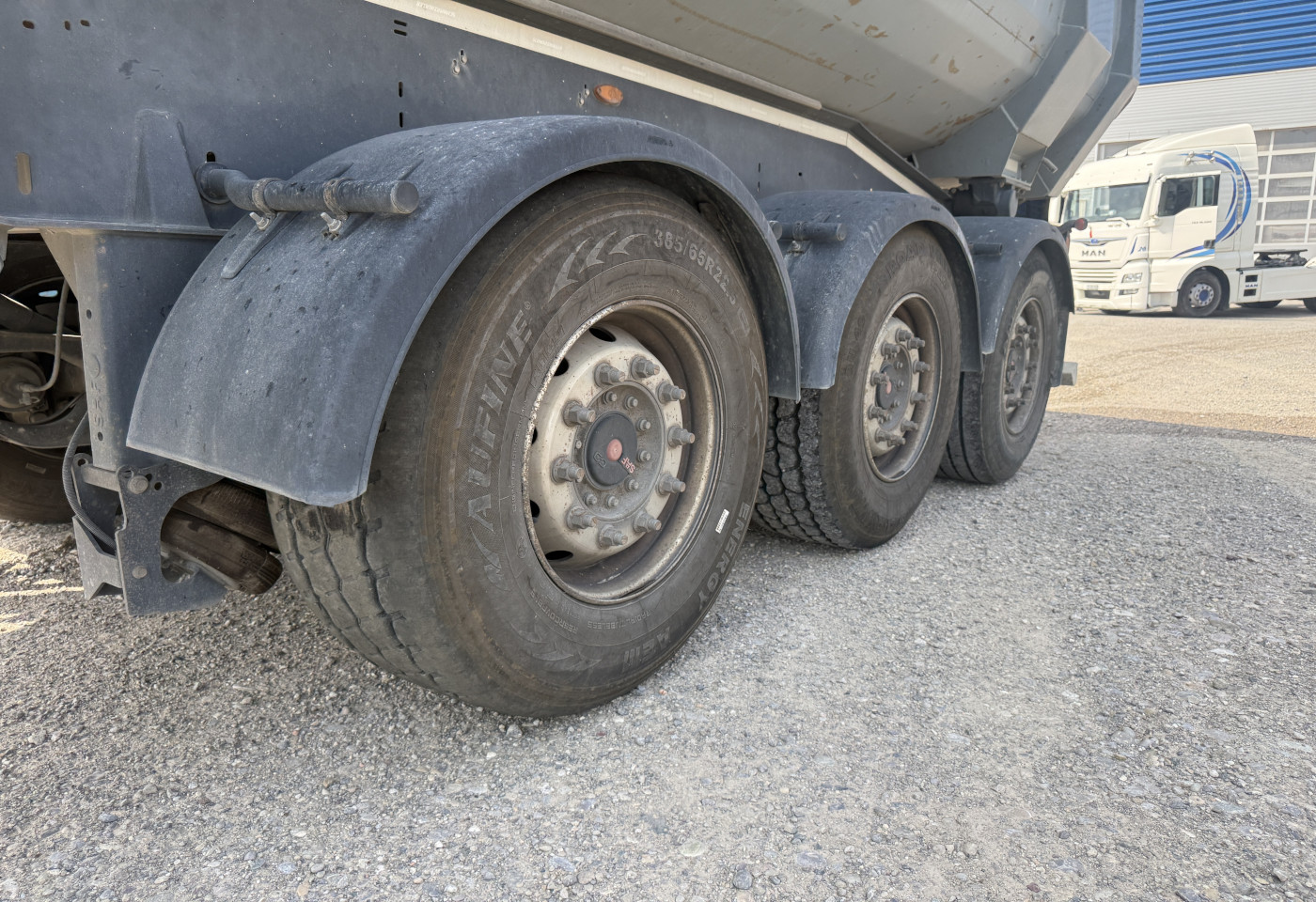 MOTO6625_2975607 vehicle image