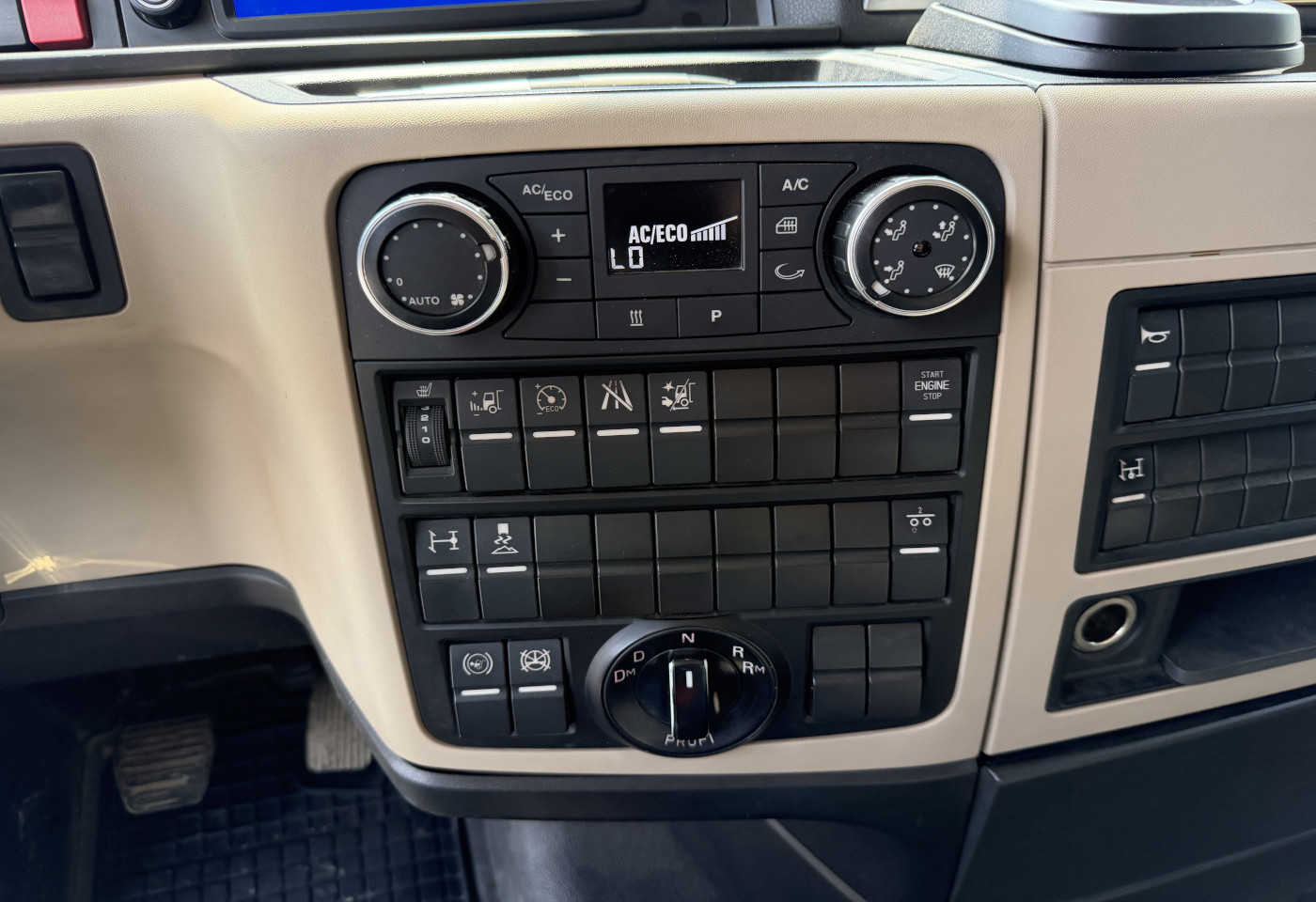 MOTO6625_2975825 vehicle image