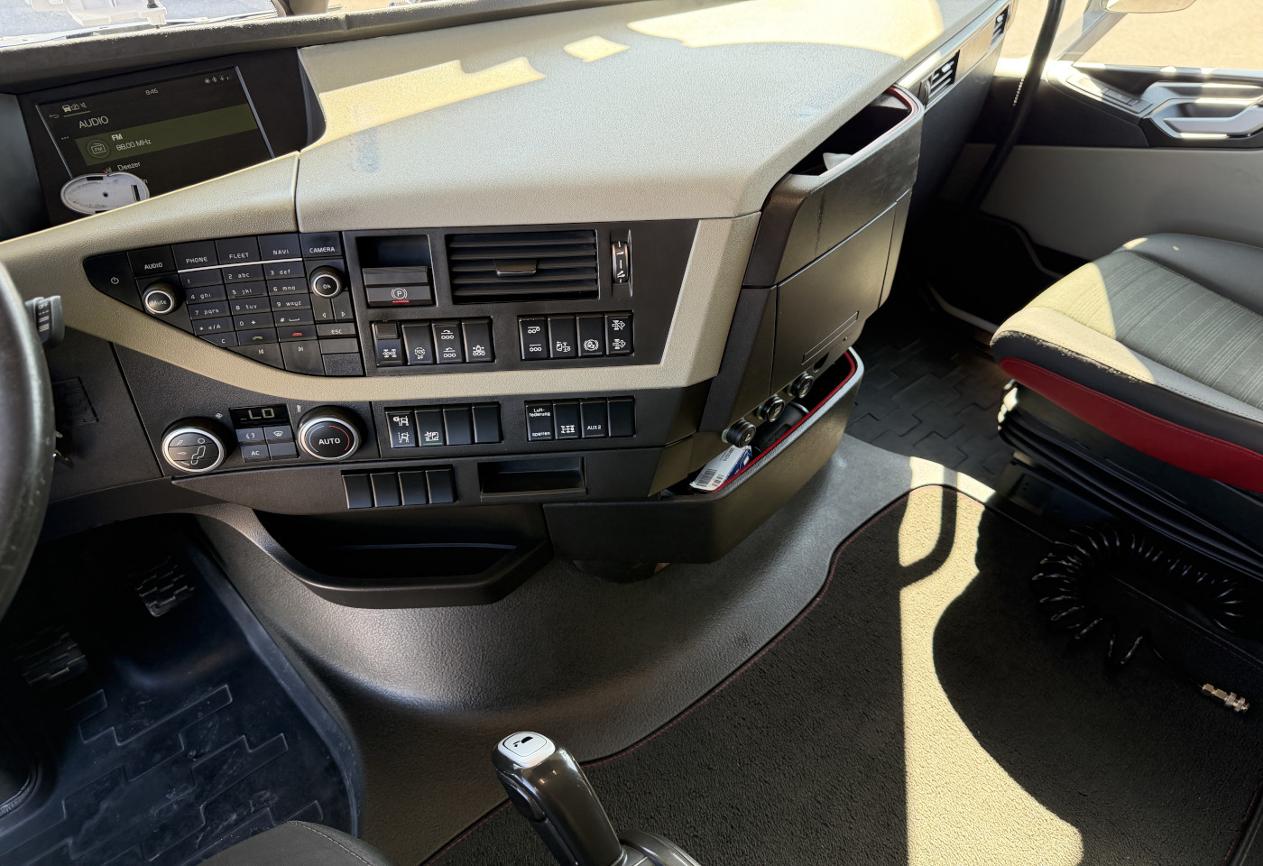 MOTO6625_2982749 vehicle image