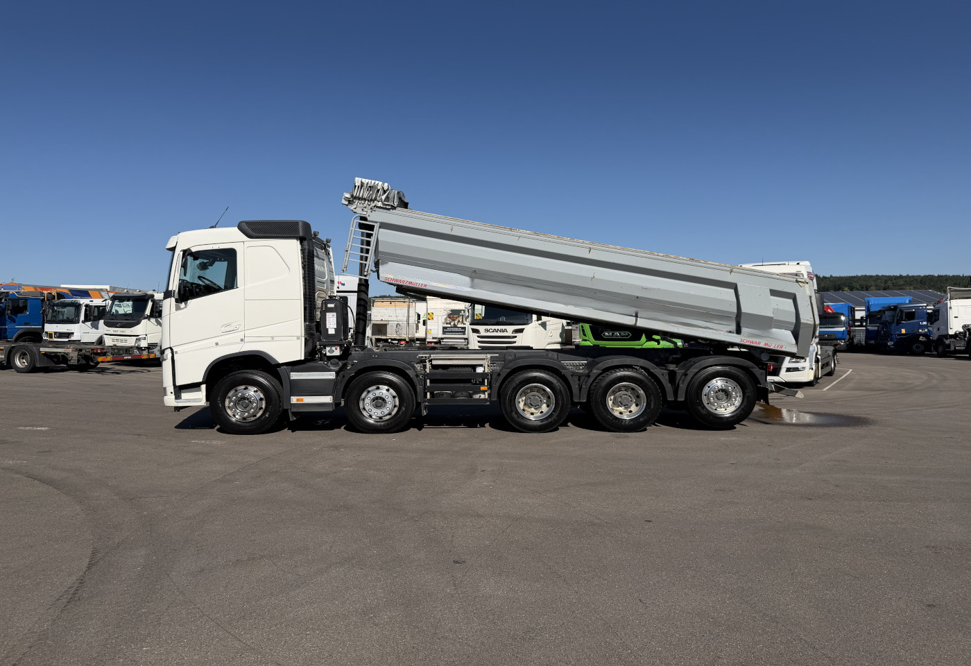 MOTO6625_2982749 vehicle image