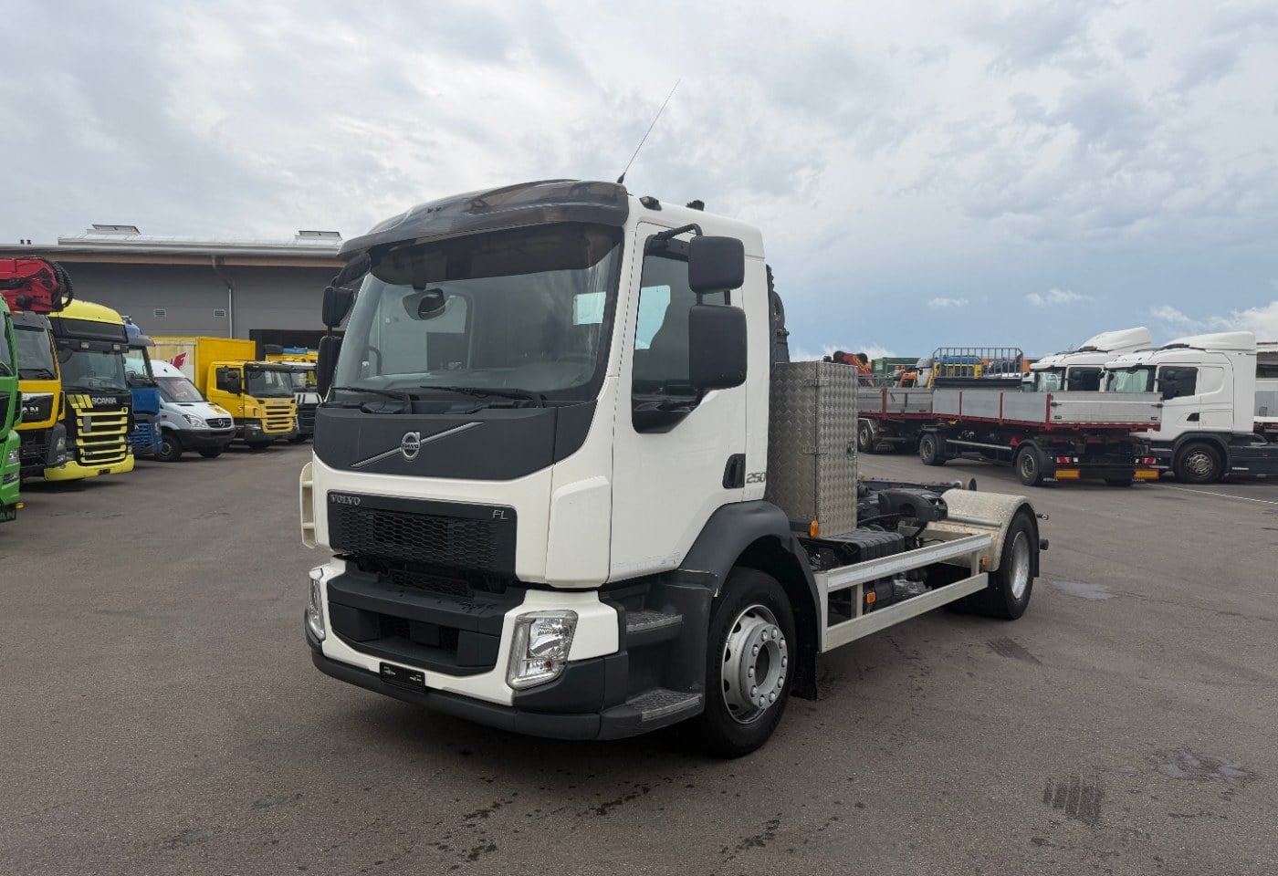 MOTO6625_2959156 vehicle image