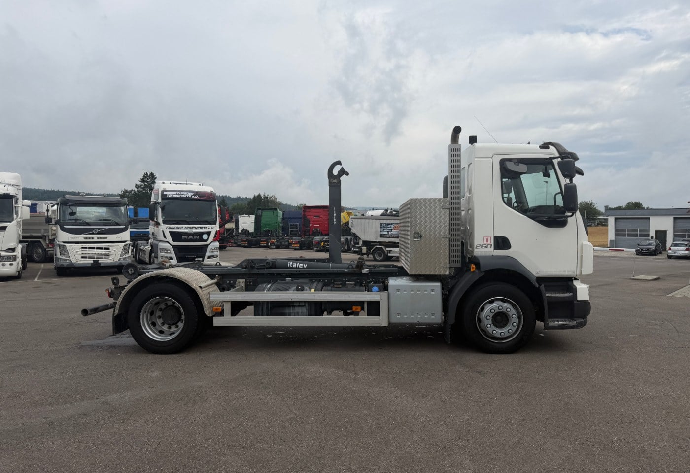 MOTO6625_2959156 vehicle image