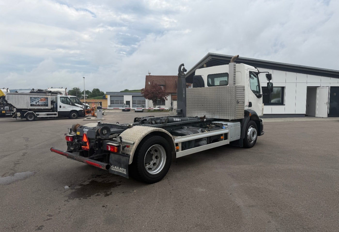 MOTO6625_2959156 vehicle image