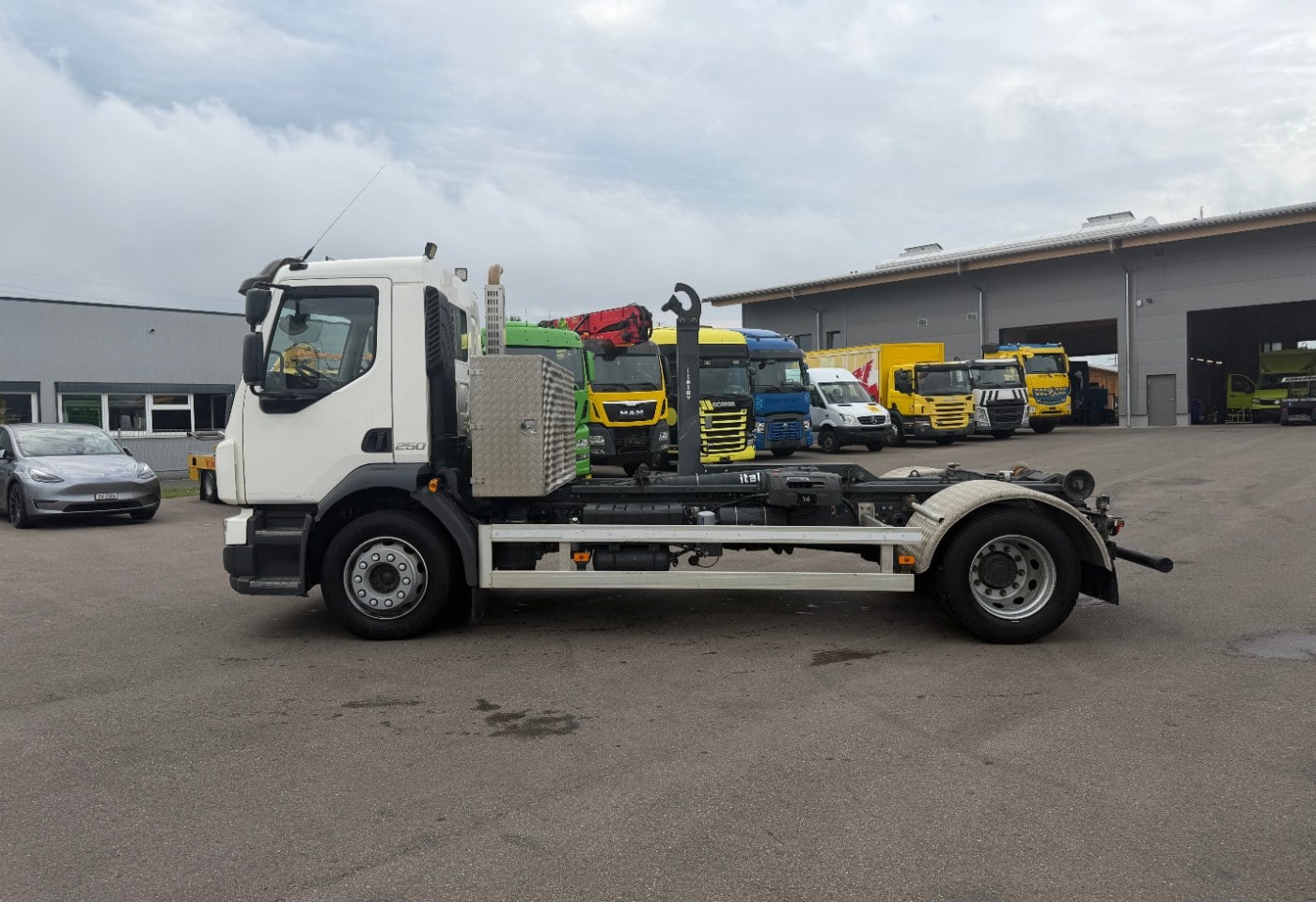 MOTO6625_2959156 vehicle image