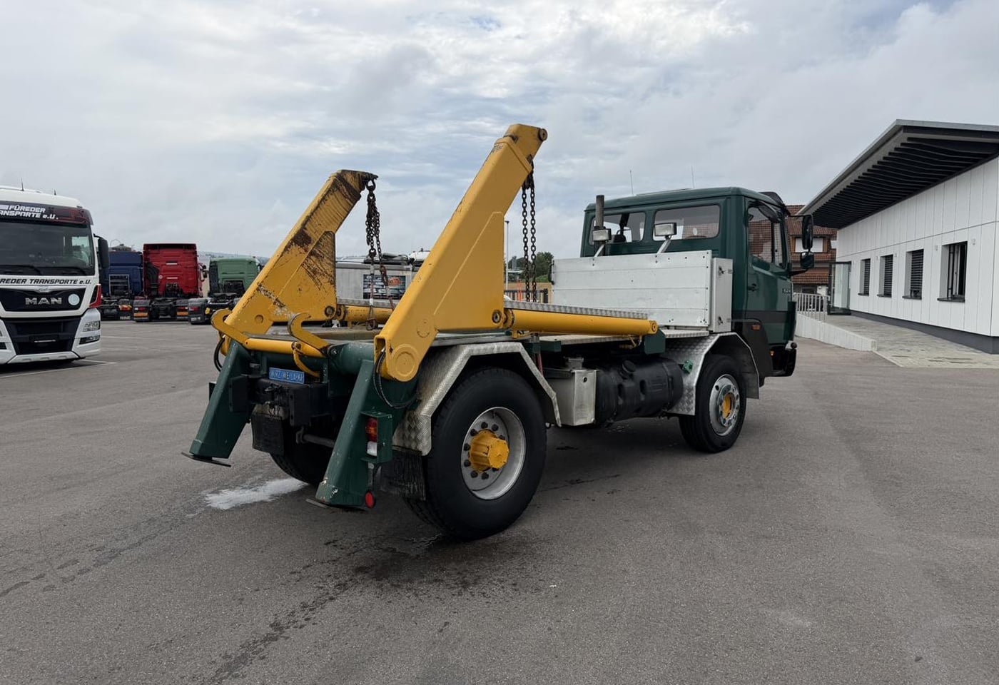 MOTO6625_2959793 vehicle image