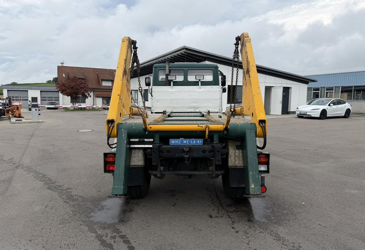 MOTO6625_2959793 vehicle image