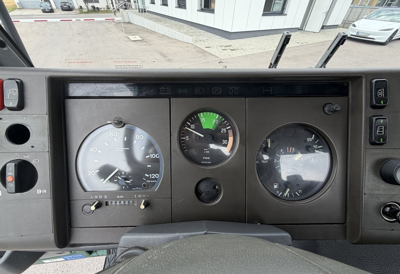 MOTO6625_2959793 vehicle image