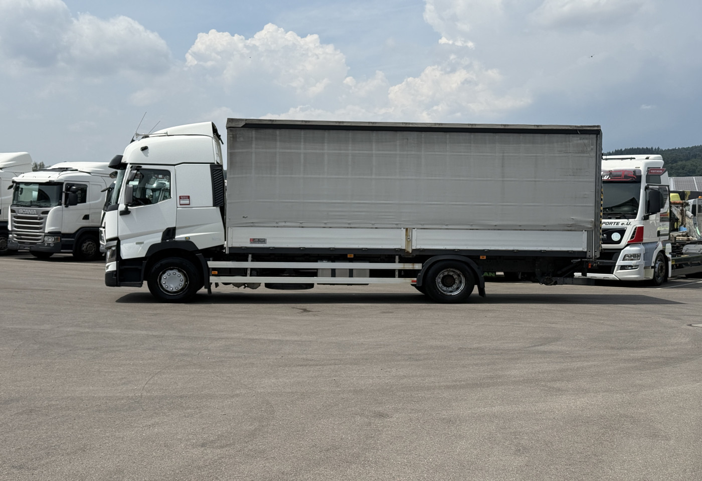 MOTO6625_2975068 vehicle image