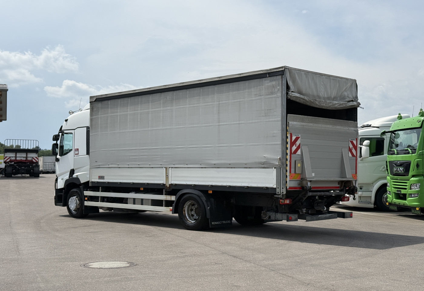 MOTO6625_2975068 vehicle image
