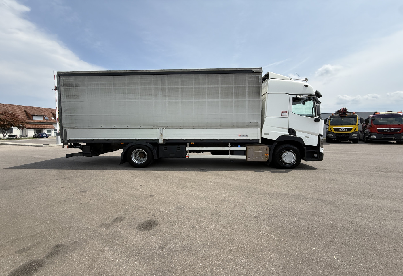 MOTO6625_2975068 vehicle image