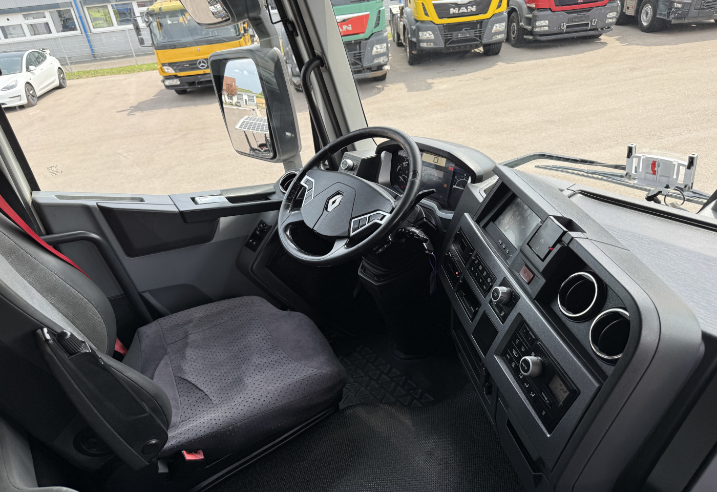 MOTO6625_2975068 vehicle image