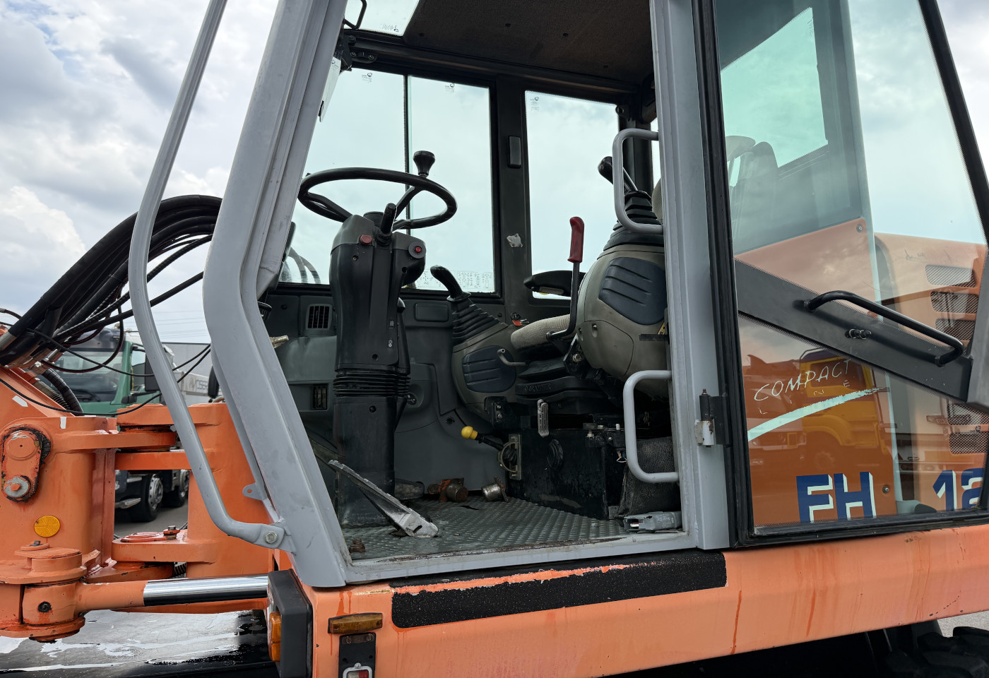 MOTO6625_2982165 vehicle image