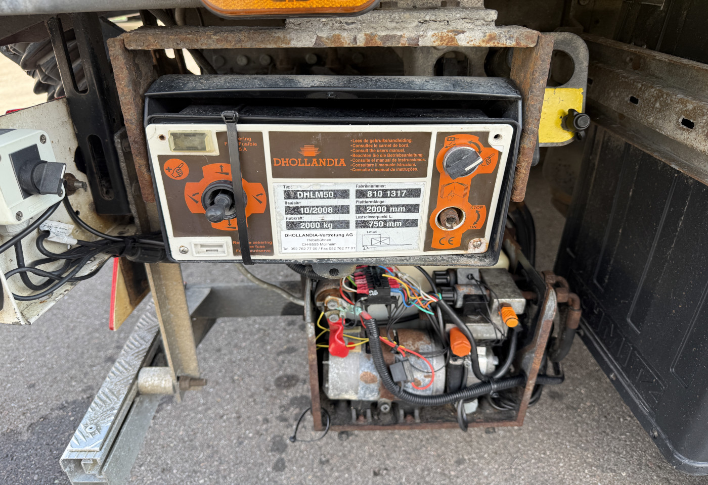 MOTO6625_2976399 vehicle image