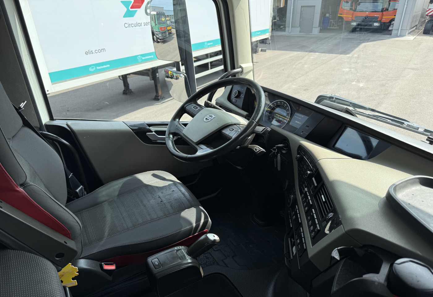 MOTO6625_2981527 vehicle image