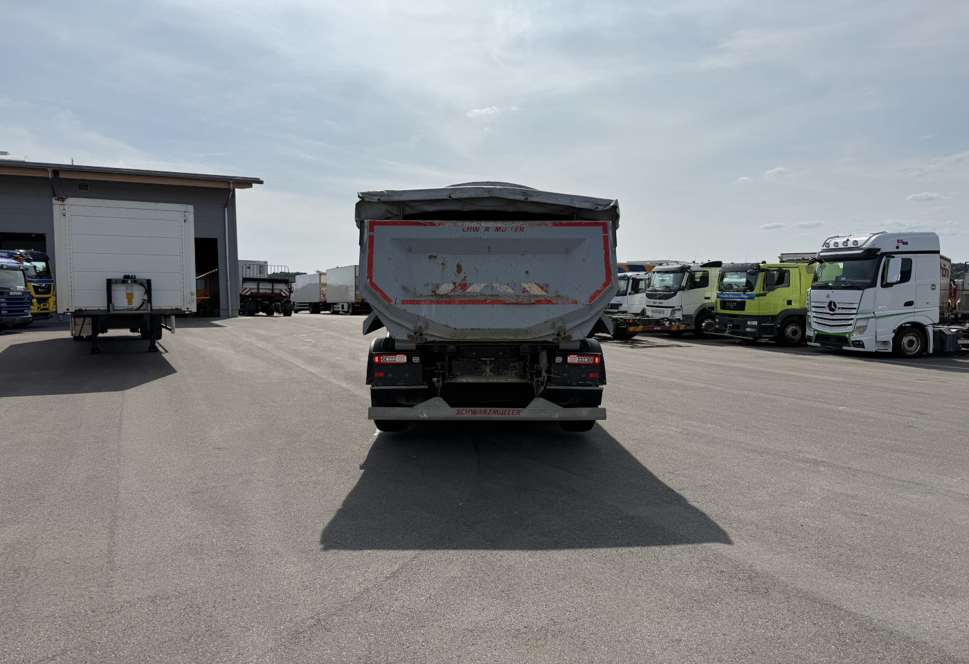 MOTO6625_2981527 vehicle image