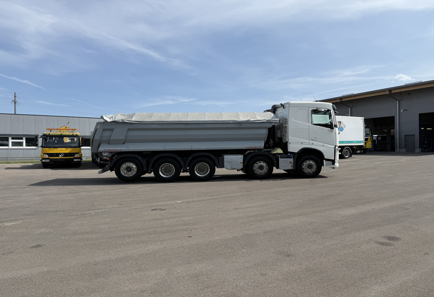 MOTO6625_2981527 vehicle image