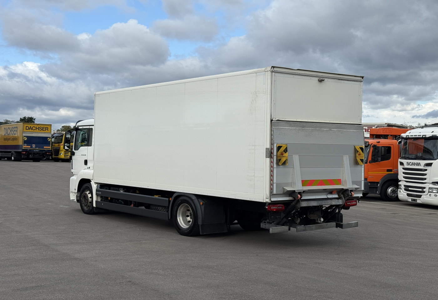 MOTO6625_2991441 vehicle image