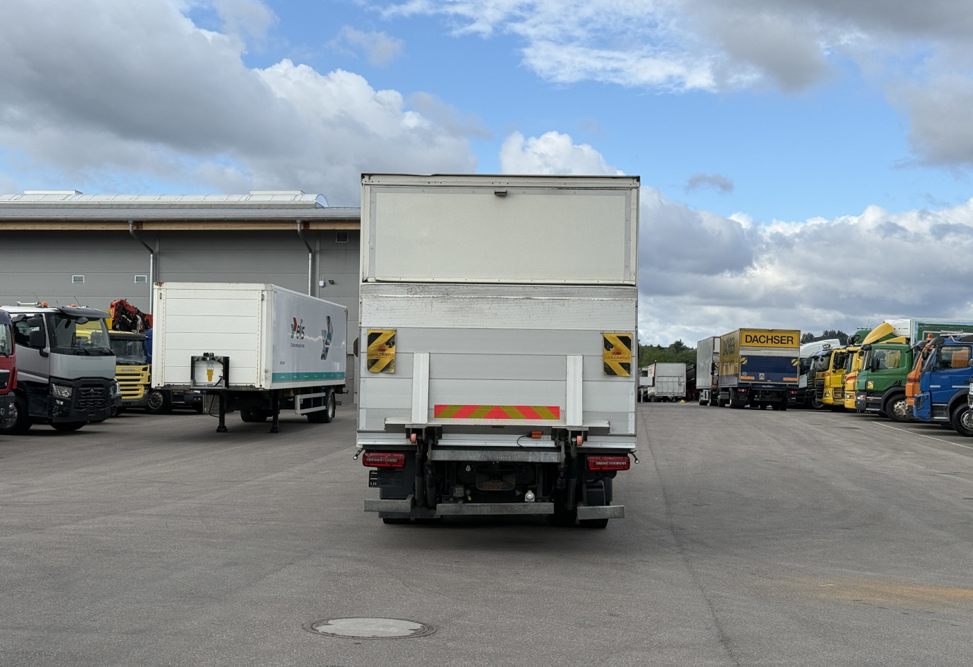 MOTO6625_2991441 vehicle image