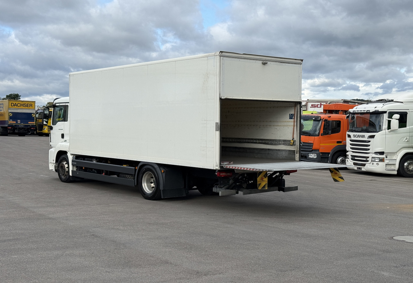 MOTO6625_2991441 vehicle image