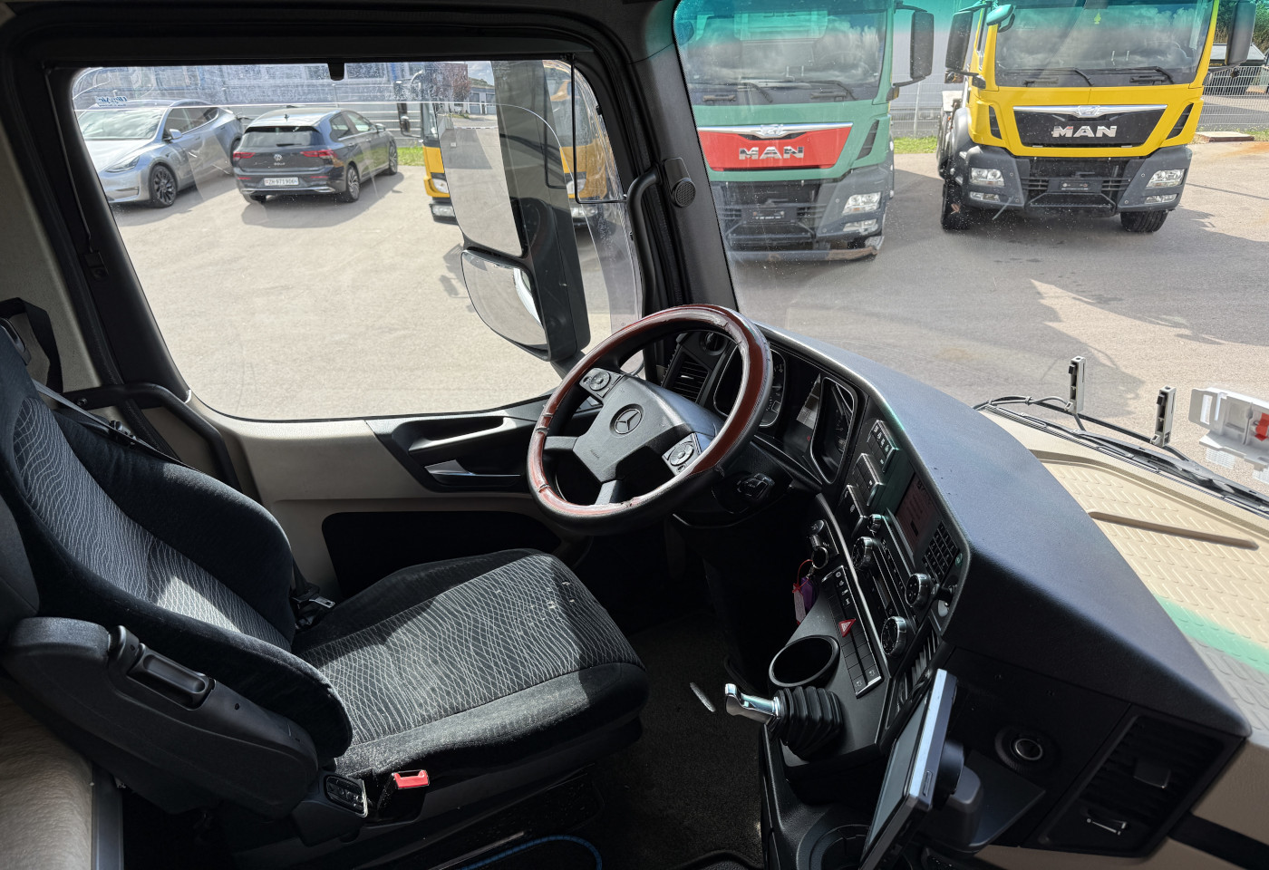 MOTO6625_2987917 vehicle image