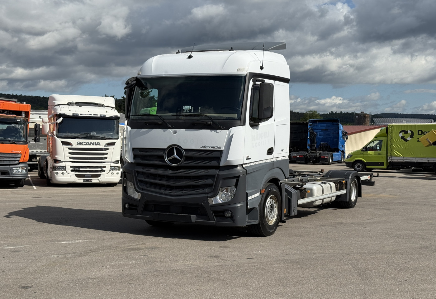 MOTO6625_2987917 vehicle image