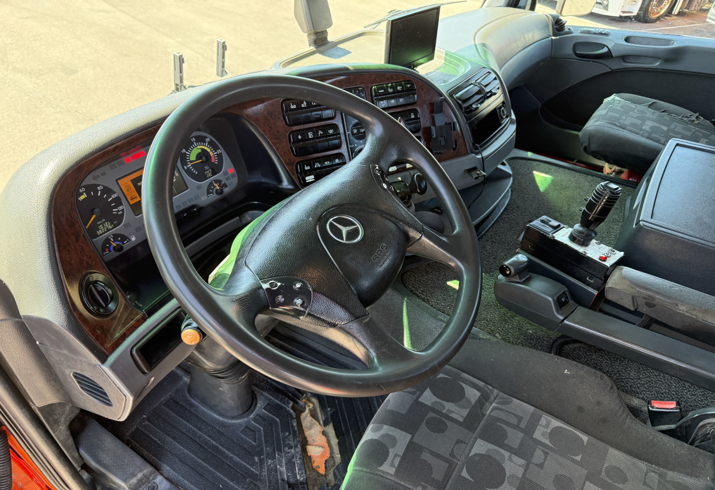 MOTO6625_2988360 vehicle image