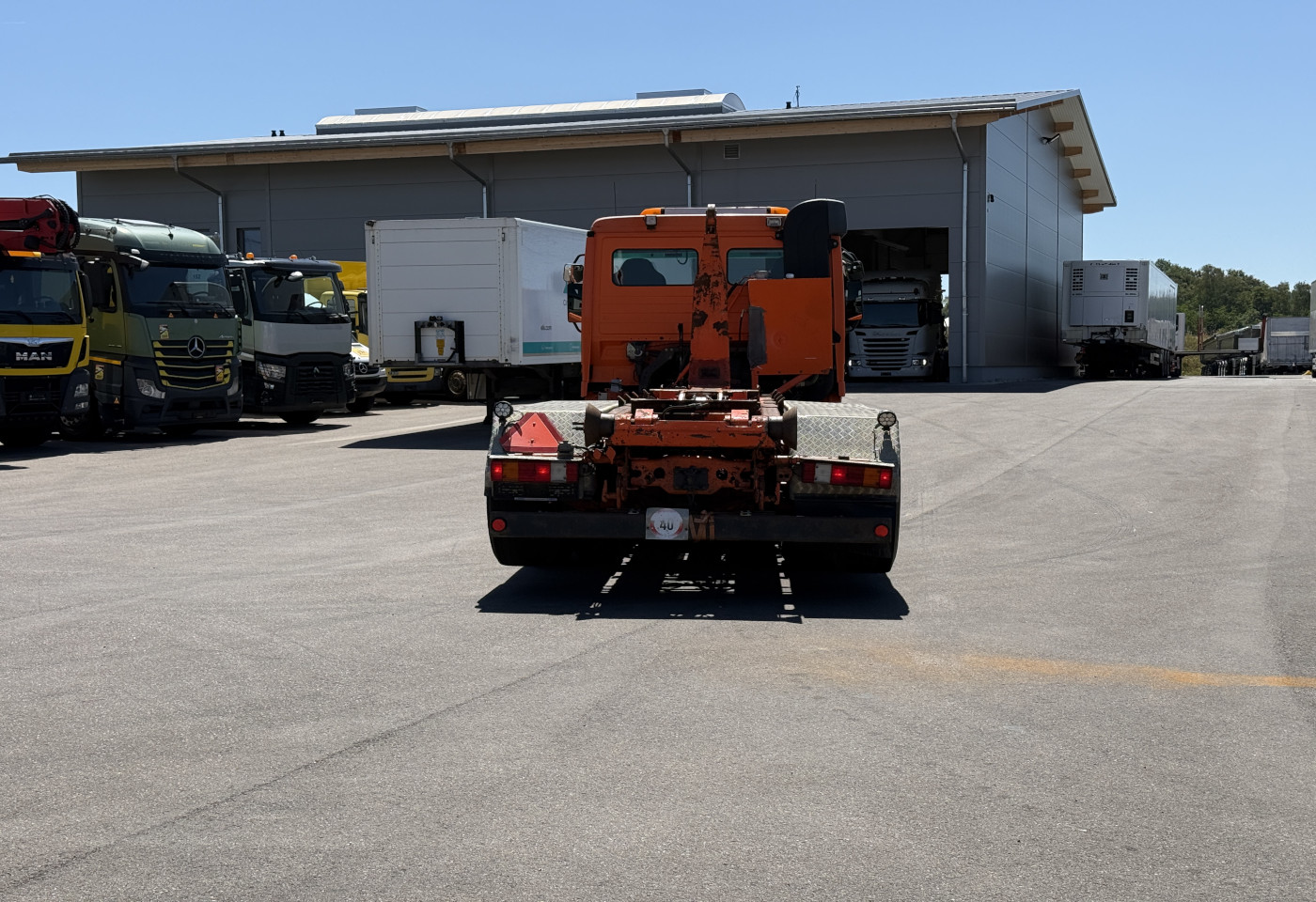 MOTO6625_2988360 vehicle image