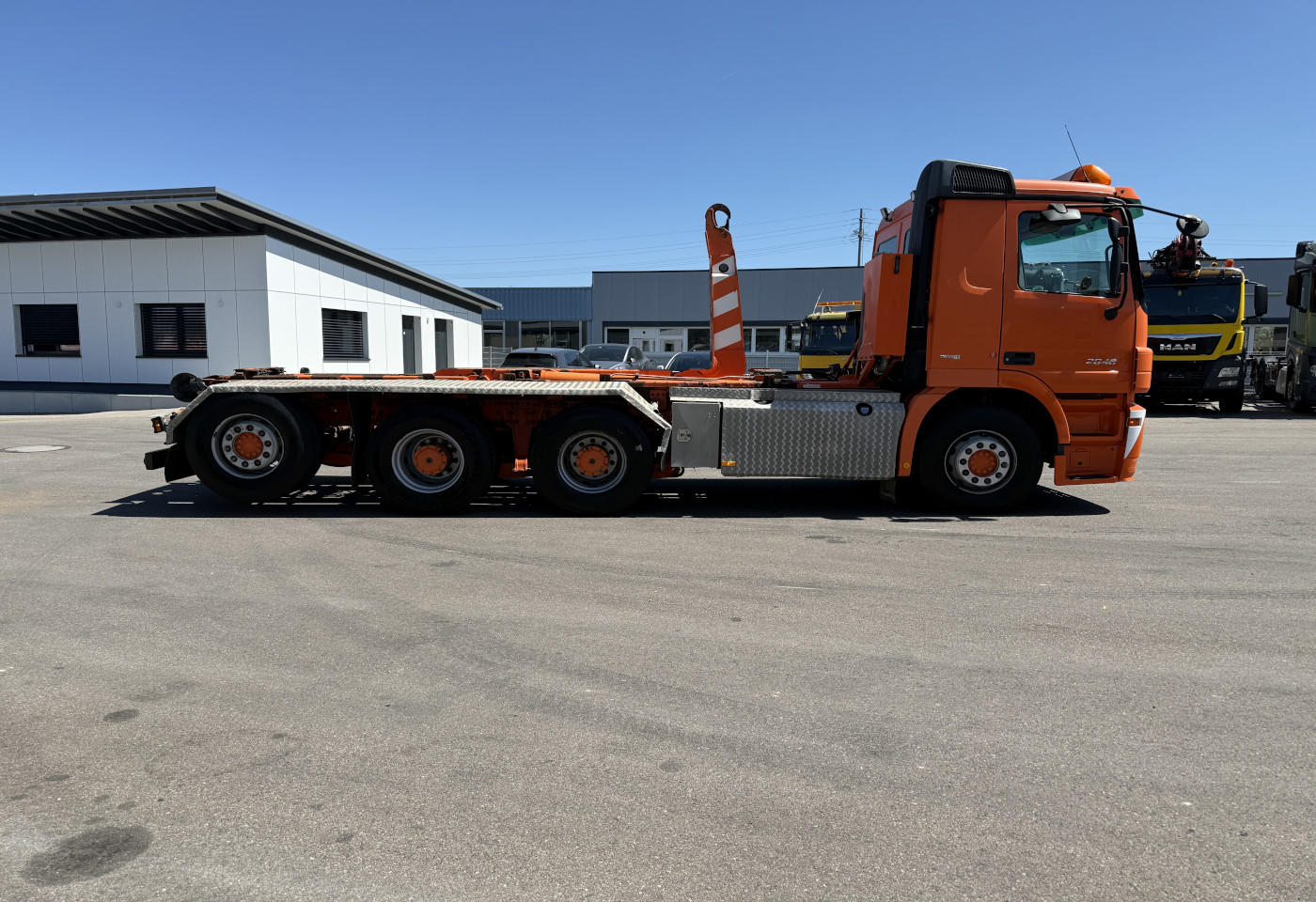 MOTO6625_2988360 vehicle image
