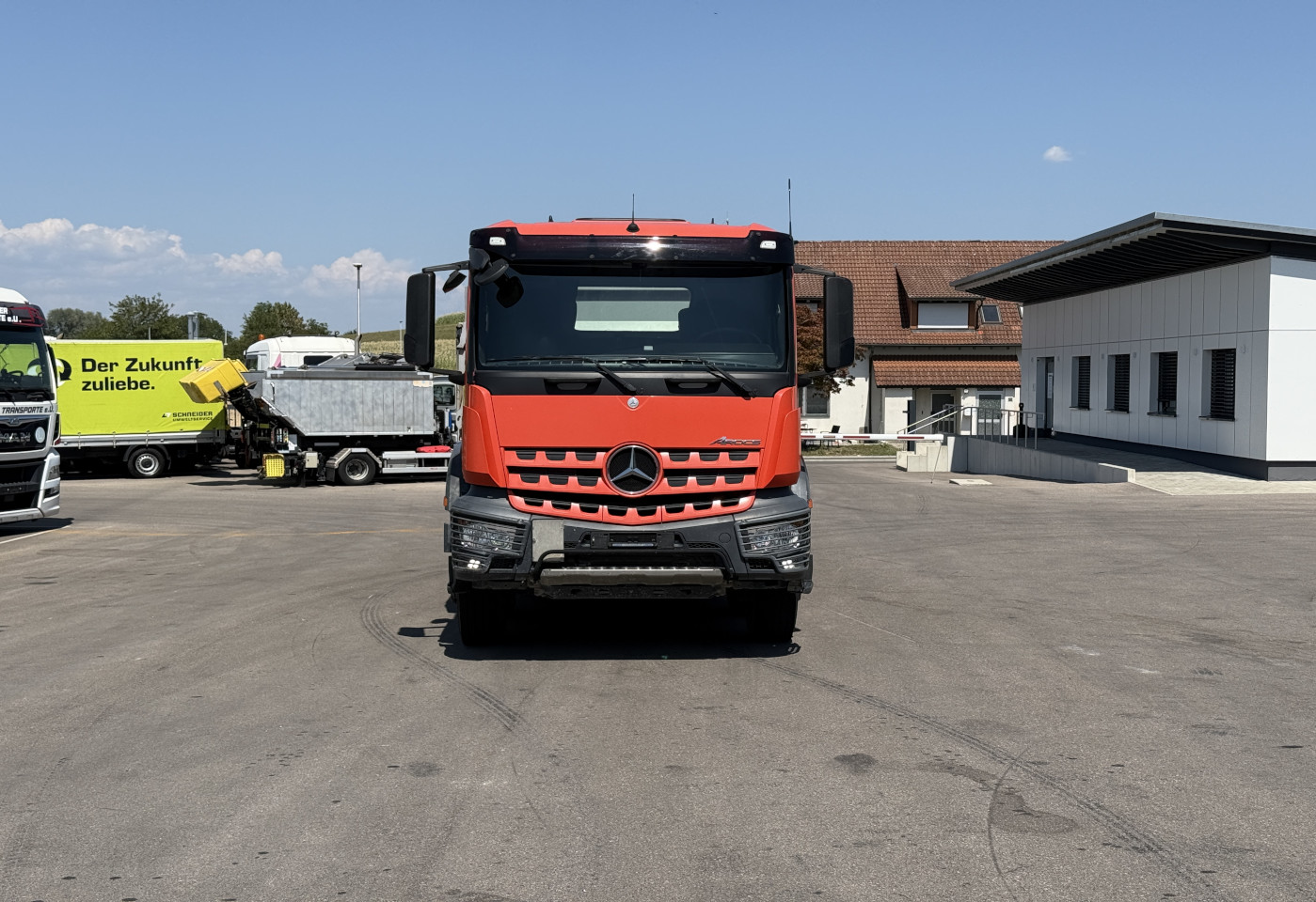 MOTO6625_2989961 vehicle image
