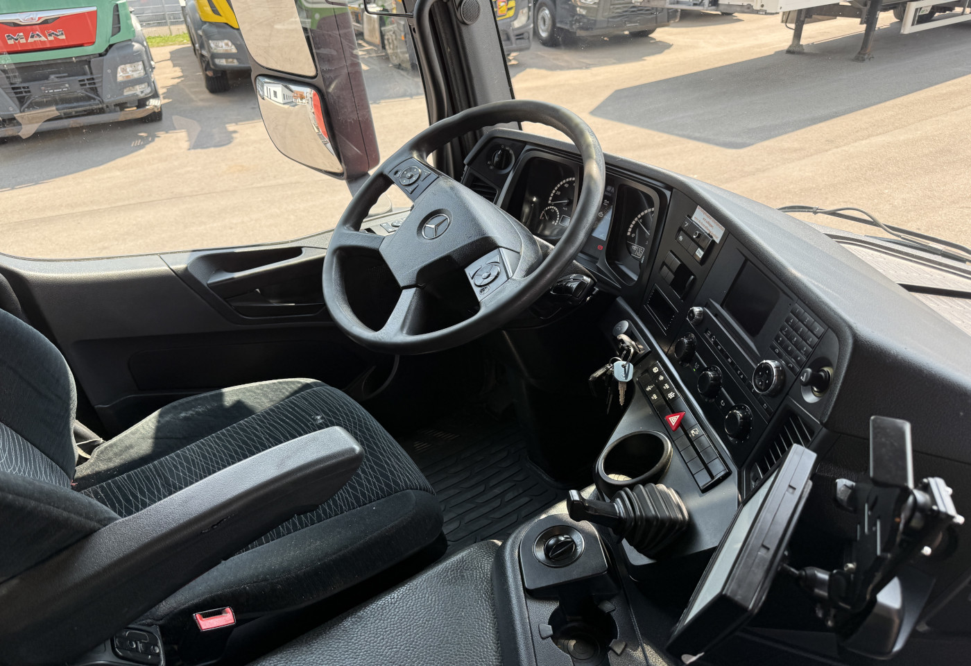 MOTO6625_2992301 vehicle image