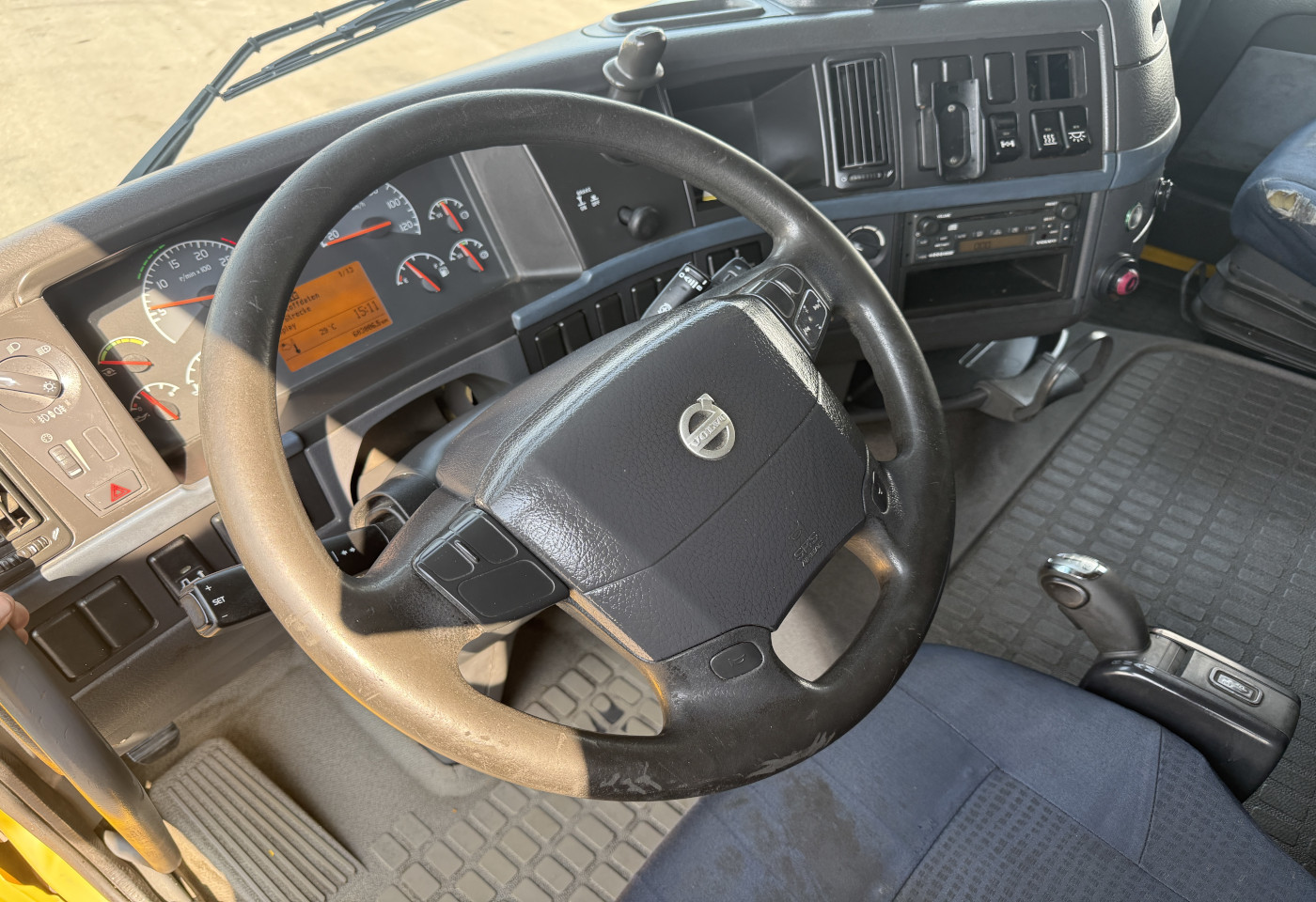 MOTO6625_2994387 vehicle image